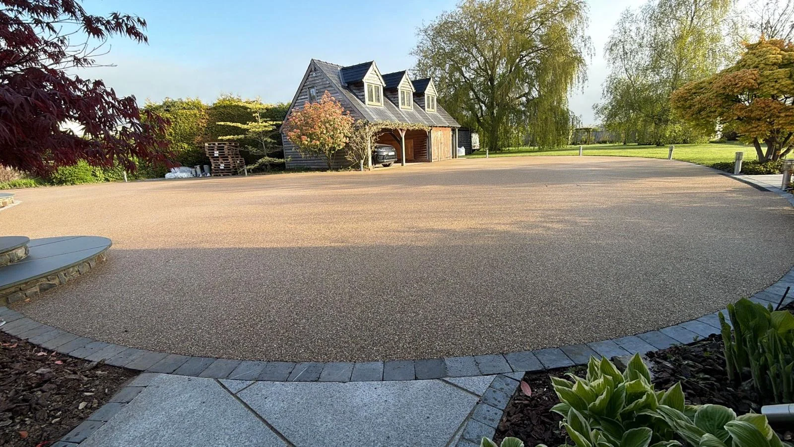 6 Finished resin bound driveway 