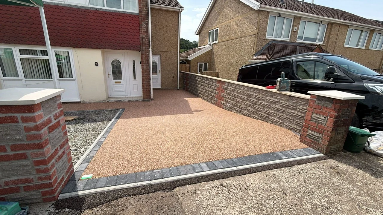 Tonyrefail semi detached driveway
