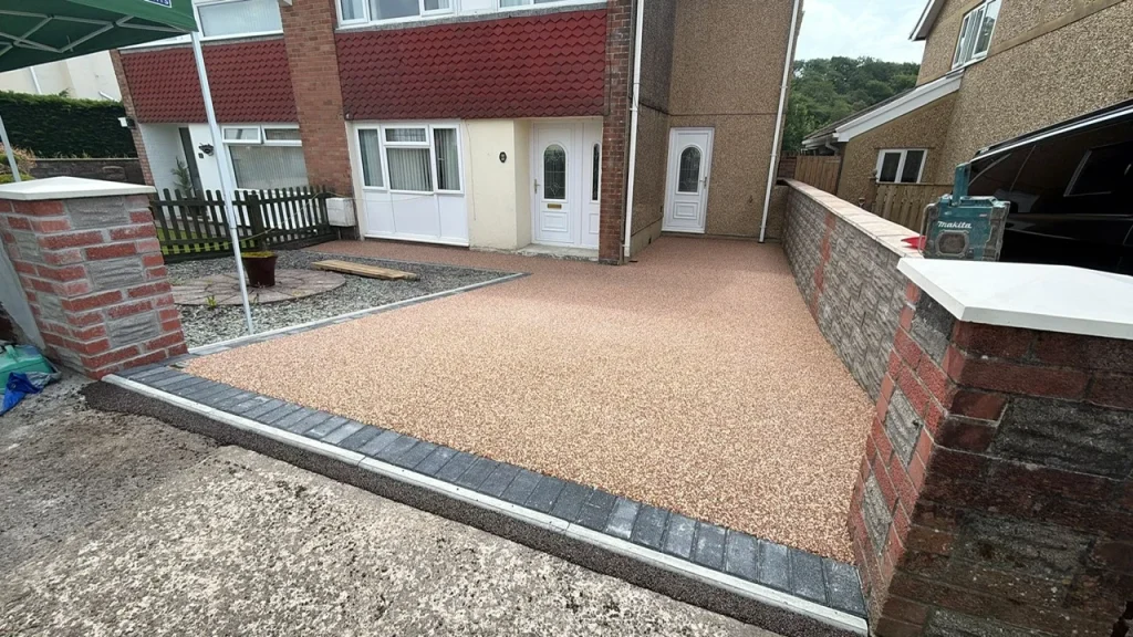 Tonyrefail semi detached driveway