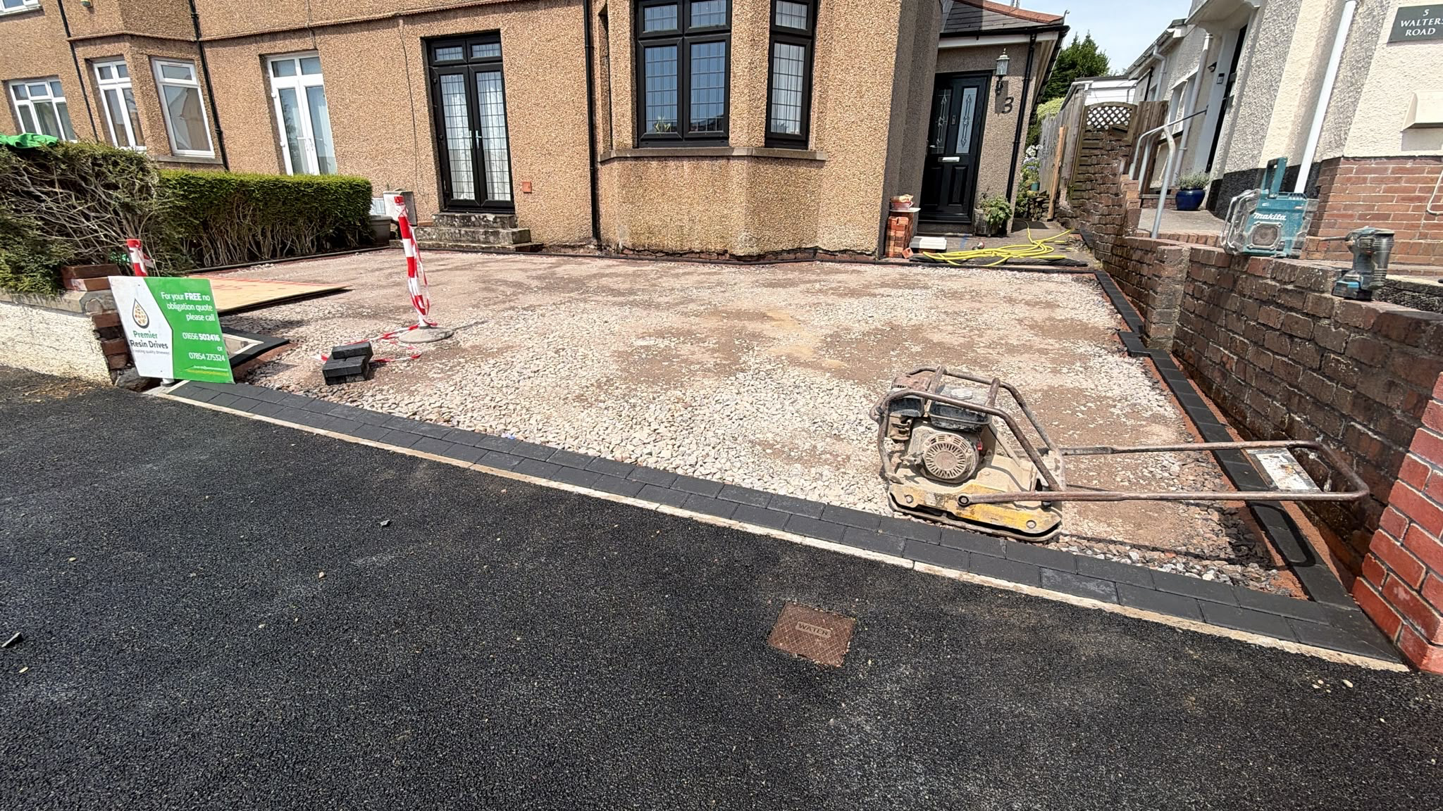 Laying a well-compacted Type 3 MOT structural sub-base